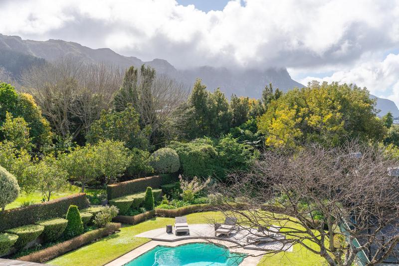 5 Bedroom Property for Sale in Constantia Western Cape